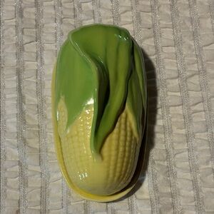 Vintage Ceramic Corn on the Cob butter dish.1 tiny chip on bottom half